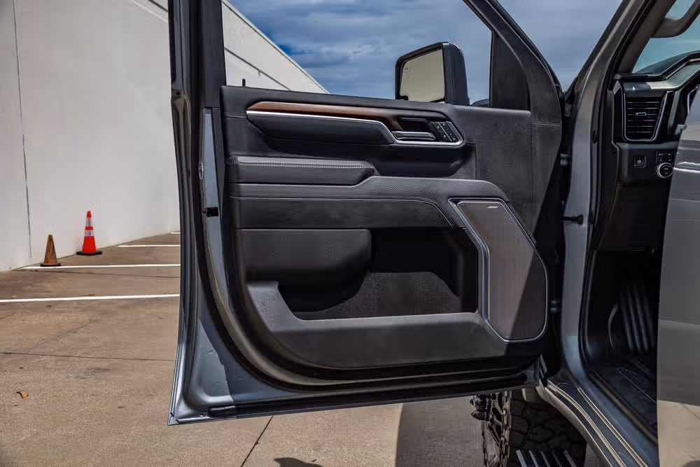 2025 GMC Sierra 3500HD Denali Reserve Crew Cab Image 37