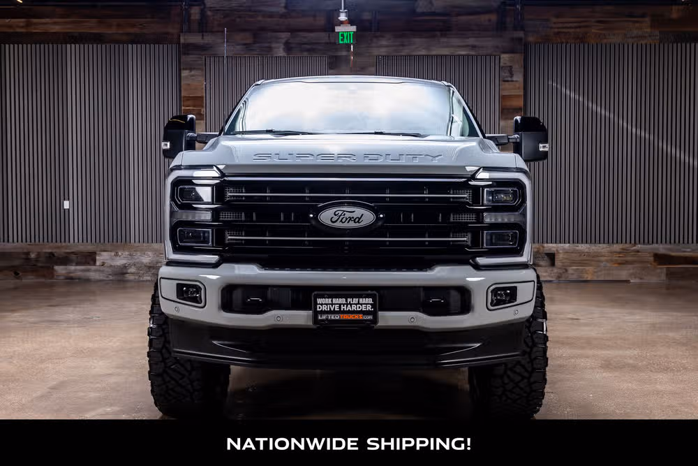 2026 Ford F-250 Super Duty Platinum Plus Crew Cab Image 4