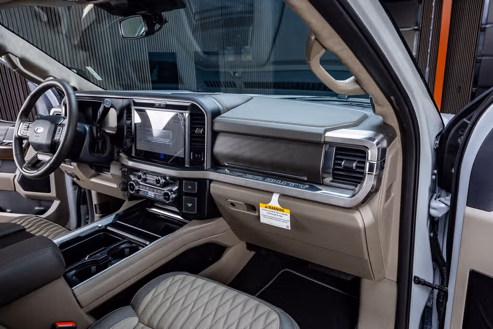 2026 Ford F-250 Super Duty Platinum Plus Crew Cab Image 18