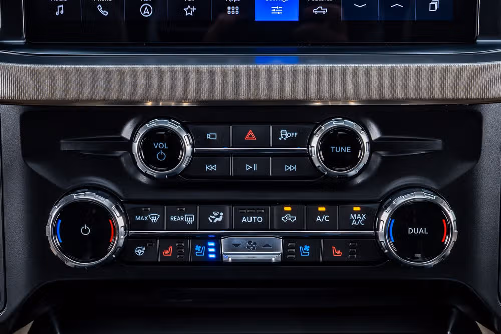 2026 Ford F-250 Super Duty Platinum Plus Crew Cab Image 28