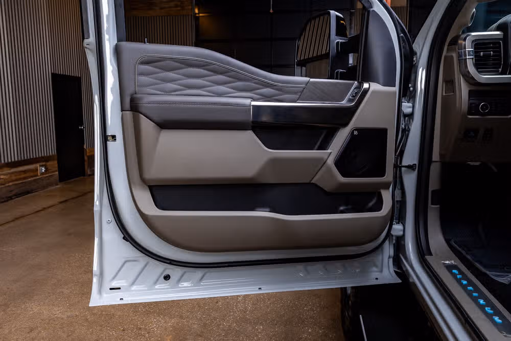 2026 Ford F-250 Super Duty Platinum Plus Crew Cab Image 38