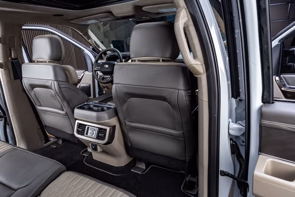 2026 Ford F-250 Super Duty Platinum Plus Crew Cab Image 34