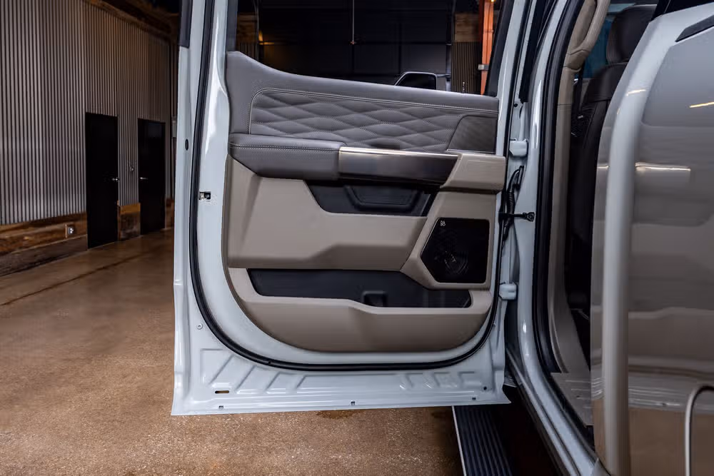2026 Ford F-250 Super Duty Platinum Plus Crew Cab Image 40