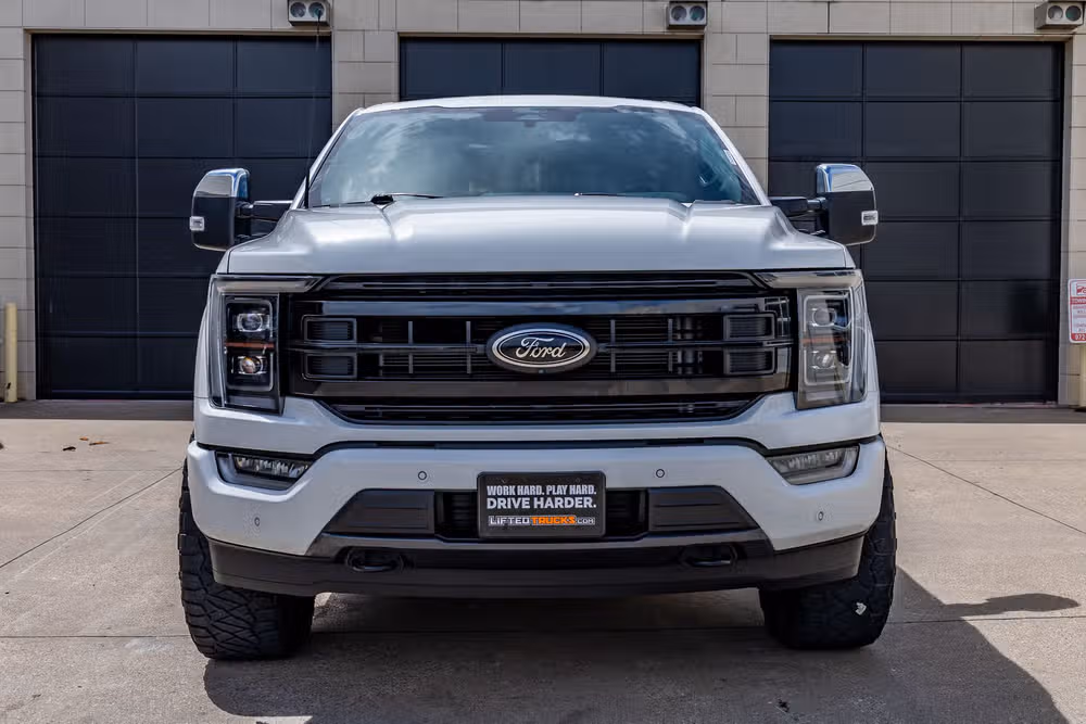 2022 Ford F-150 Platinum SuperCrew Image 2