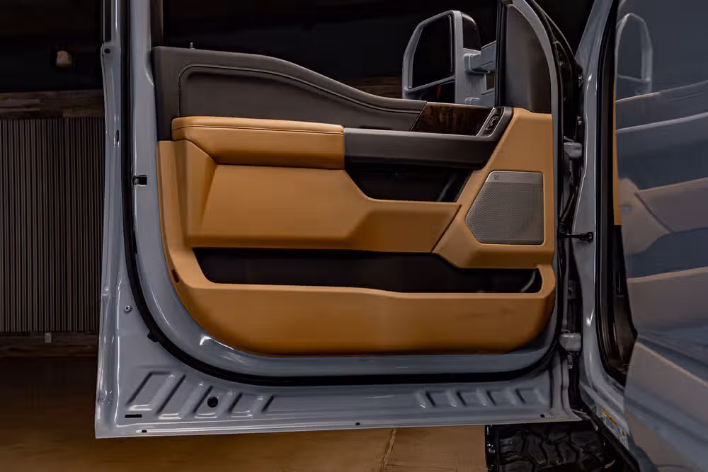 2025 Ford F-450 Super Duty Lariat Crew Cab Image 29