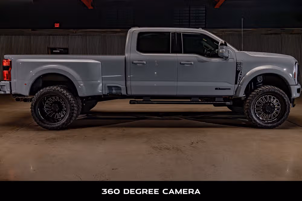 2025 Ford F-450 Super Duty Lariat Crew Cab Image 10