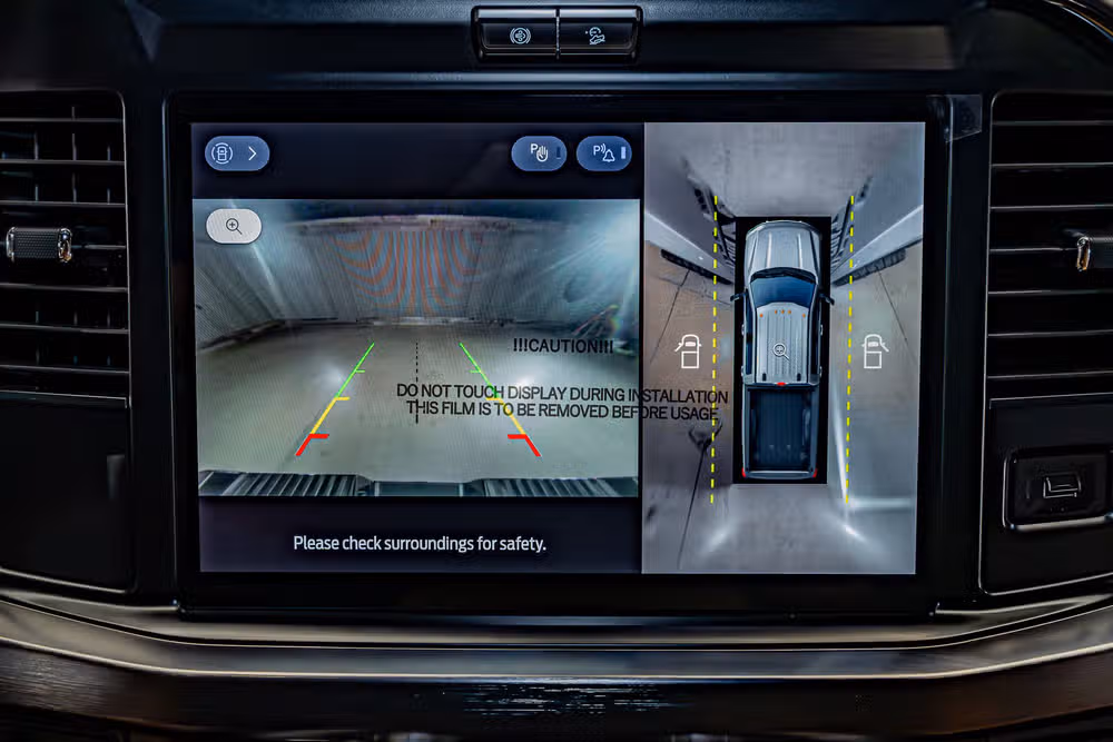 2025 Ford F-450 Super Duty Lariat Crew Cab Image 19