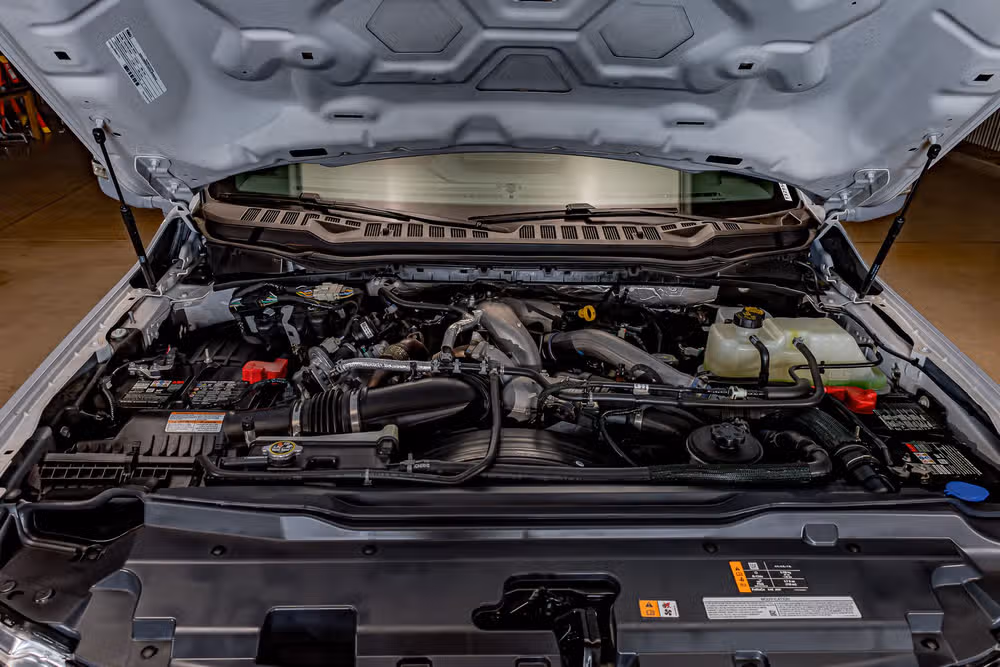 2025 Ford F-450 Super Duty Lariat Crew Cab Image 31