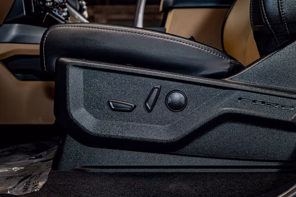 2025 Ford F-450 Super Duty Lariat Crew Cab Image 21
