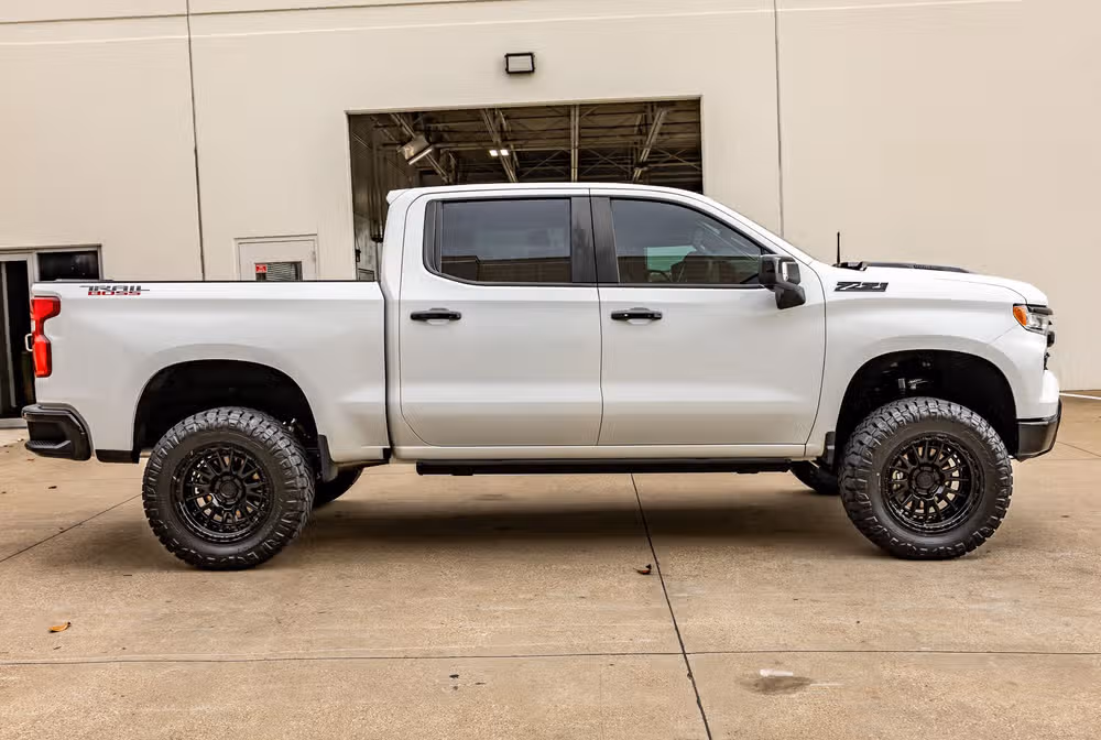2024 Chevrolet Silverado 1500 LT Trail Boss Crew Cab Image 11