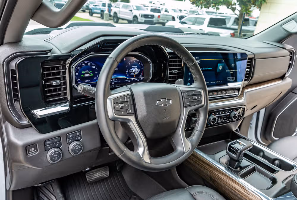 2024 Chevrolet Silverado 1500 LT Trail Boss Crew Cab Image 17
