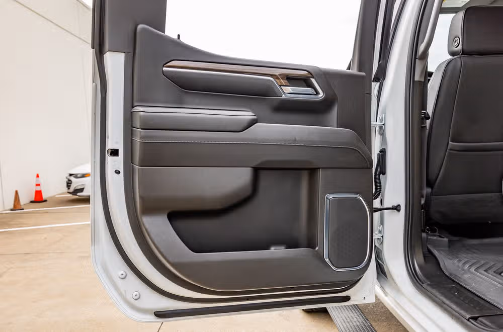 2024 Chevrolet Silverado 1500 LT Trail Boss Crew Cab Image 39