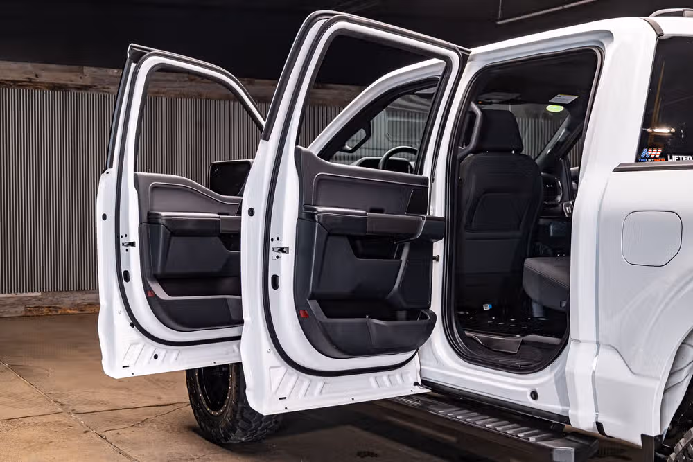 2024 Ford F-150 XLT SuperCrew Image 28