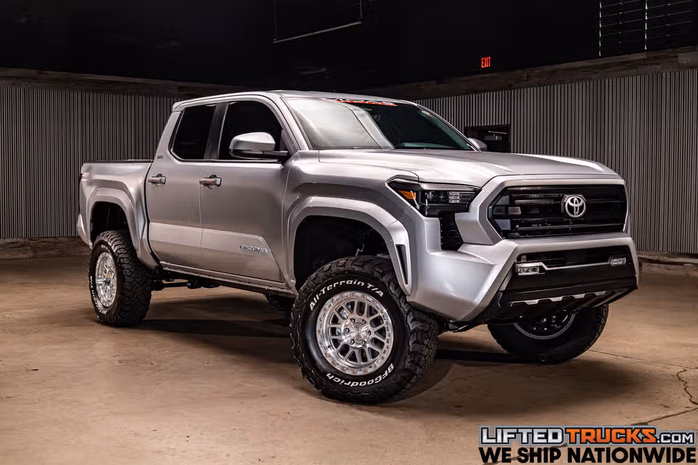 2026 Toyota Tacoma SR5 Double Cab Image 1