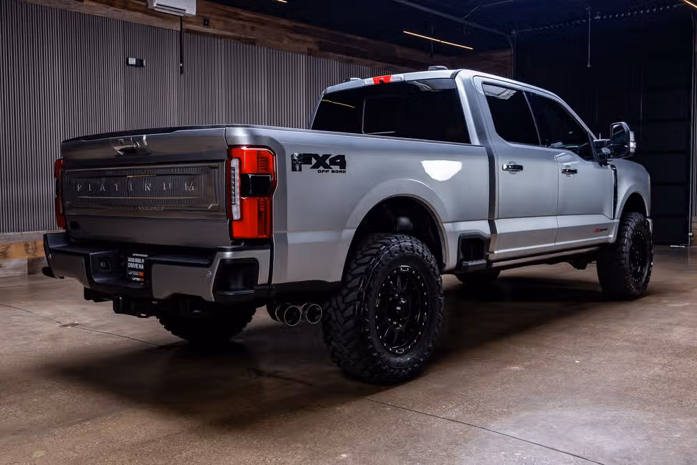 2024 Ford F-250 Super Duty Platinum Crew Cab Image 9