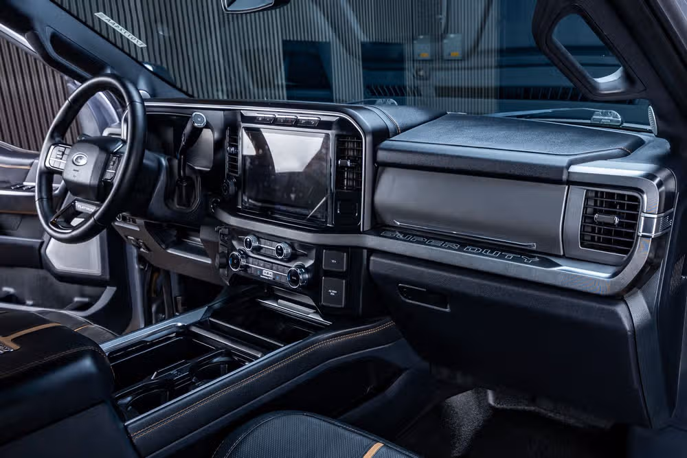 2024 Ford F-250 Super Duty Platinum Crew Cab Image 17
