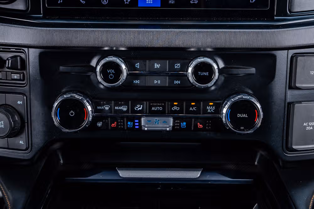 2024 Ford F-250 Super Duty Platinum Crew Cab Image 27