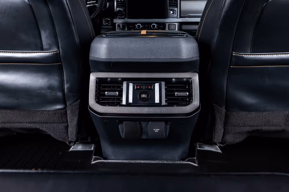 2024 Ford F-250 Super Duty Platinum Crew Cab Image 33