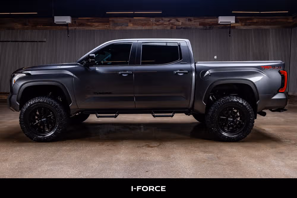 2025 Toyota Tundra Limited CrewMax Image 6