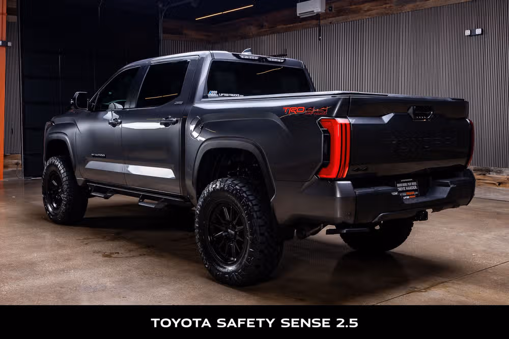 2025 Toyota Tundra Limited CrewMax Image 7