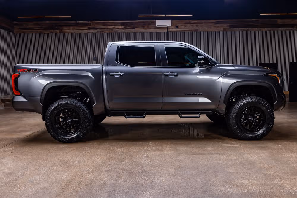 2025 Toyota Tundra Limited CrewMax Image 11