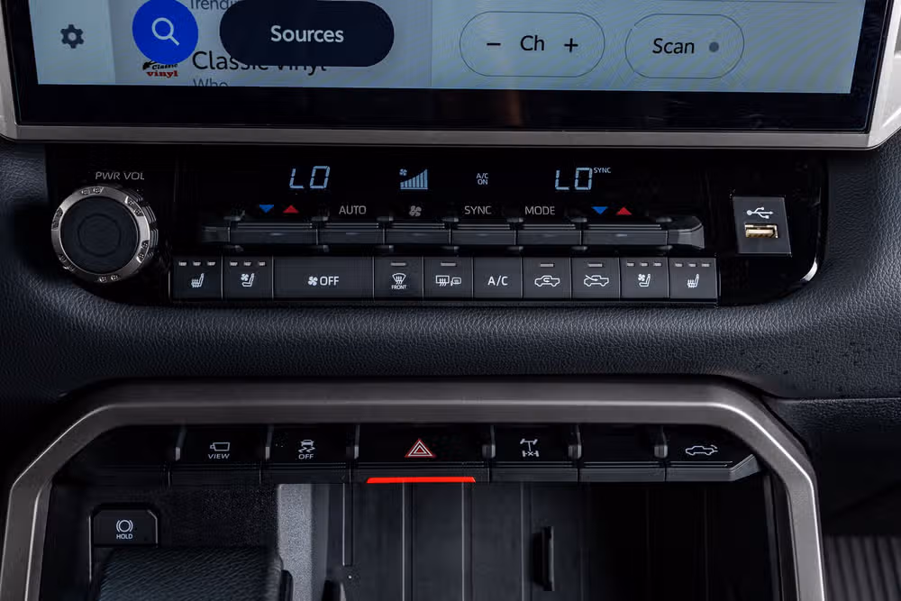 2025 Toyota Tundra Limited CrewMax Image 27