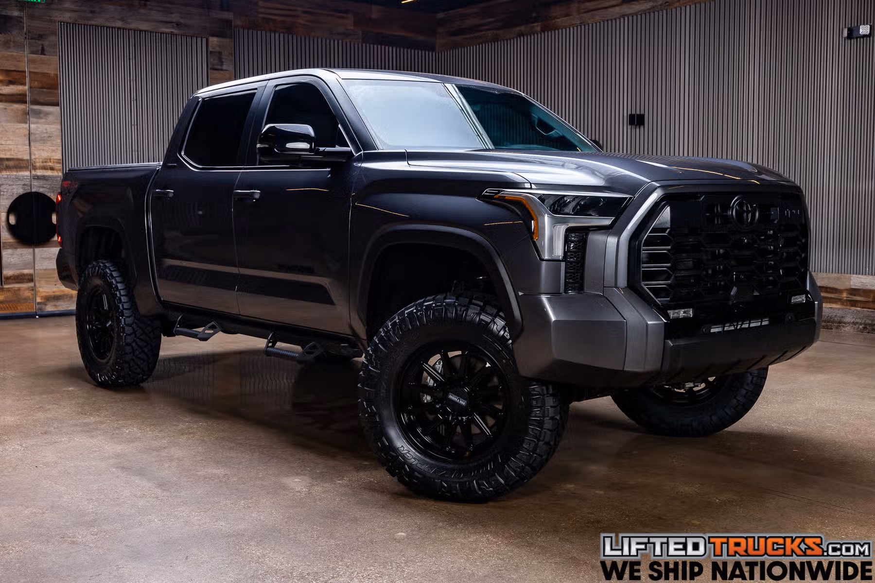 2025 Toyota Tundra Limited CrewMax Image 1