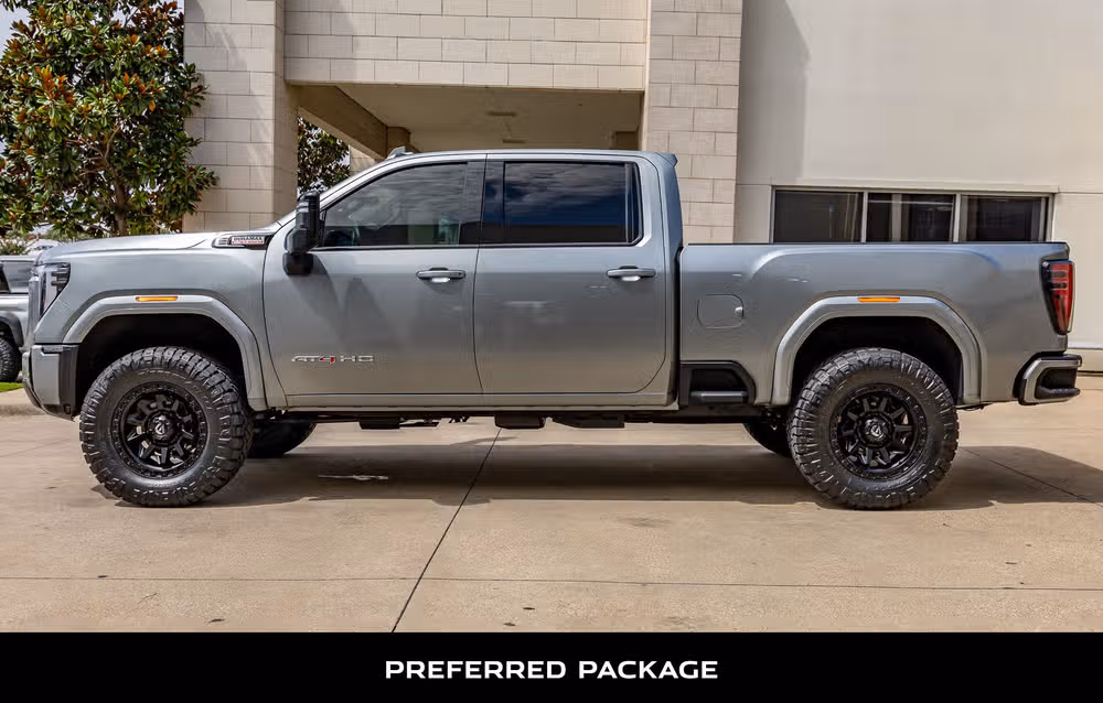 2025 GMC Sierra 2500HD AT4 Crew Cab Image 6