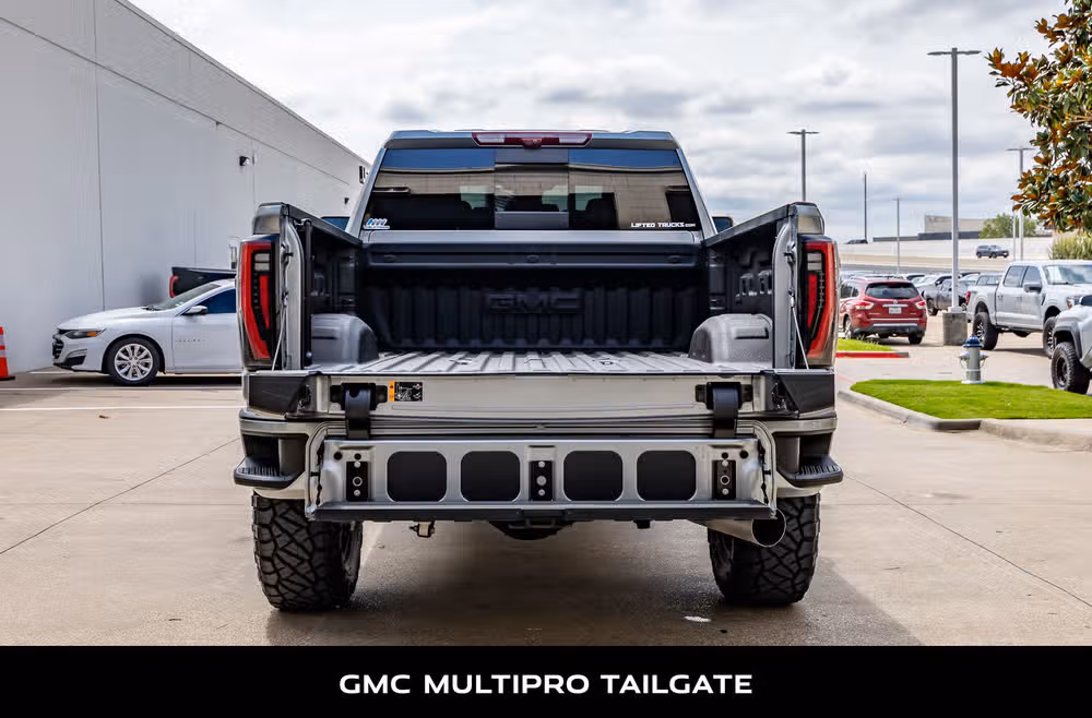 2025 GMC Sierra 2500HD AT4 Crew Cab Image 9