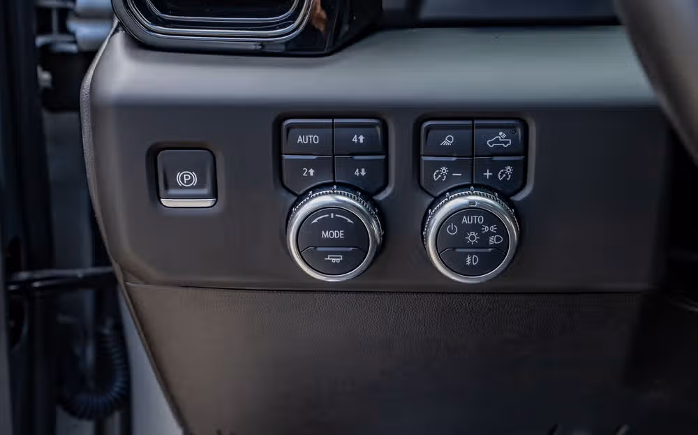 2025 GMC Sierra 2500HD AT4 Crew Cab Image 21