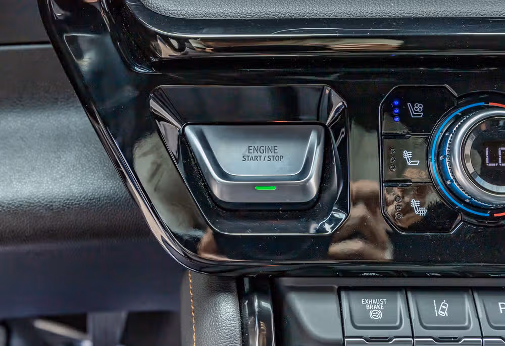 2025 GMC Sierra 2500HD AT4 Crew Cab Image 22