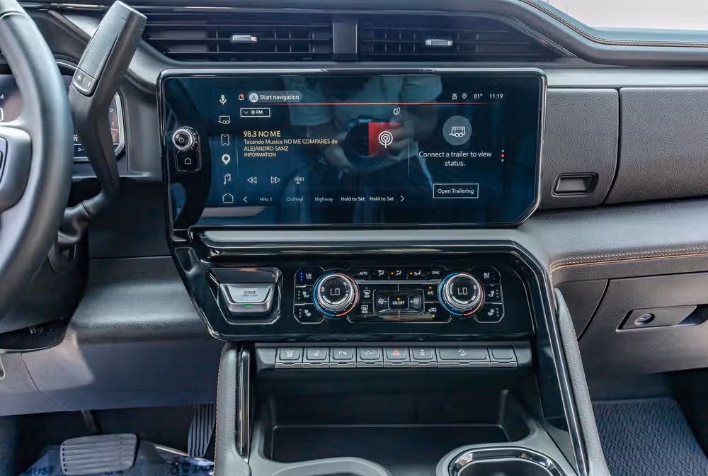 2025 GMC Sierra 2500HD AT4 Crew Cab Image 23