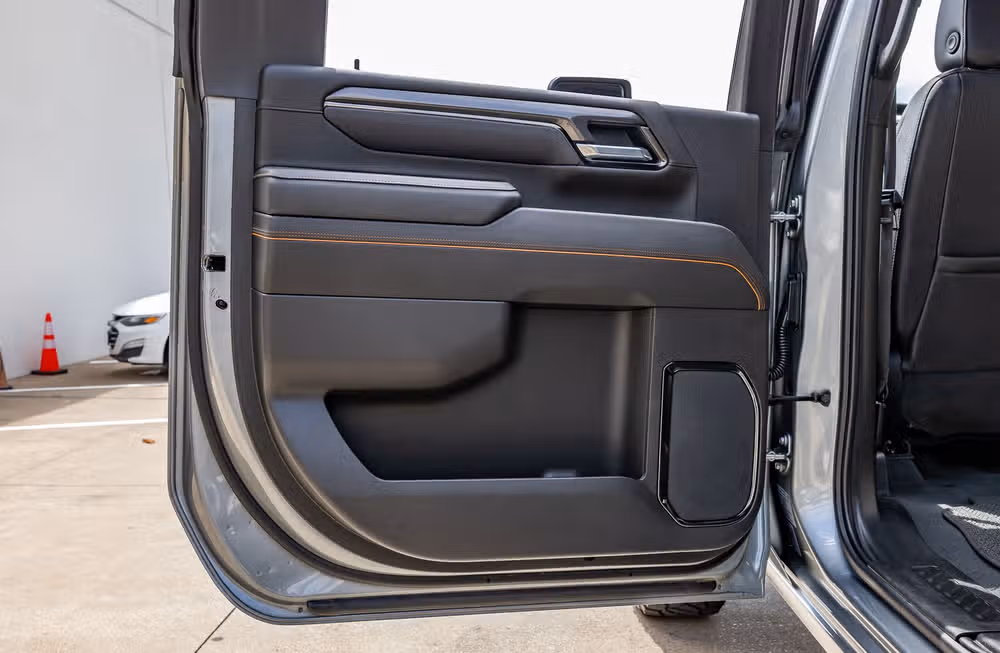 2025 GMC Sierra 2500HD AT4 Crew Cab Image 37
