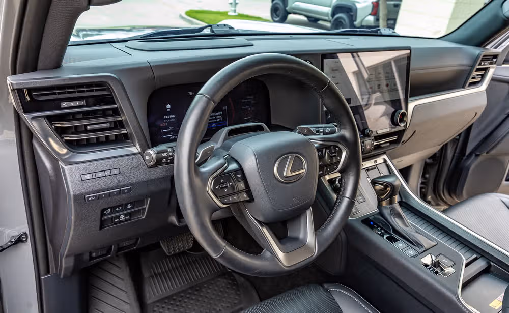 2024 Lexus GX 550 Luxury+ Image 17