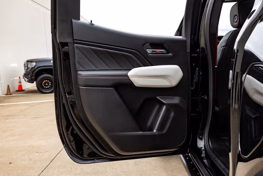 2026 GMC Canyon AT4X Crew Cab Image 40