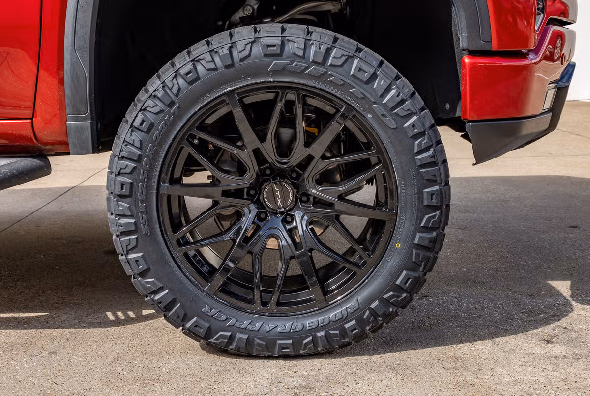 2023 GMC Sierra 1500 AT4X Crew Cab