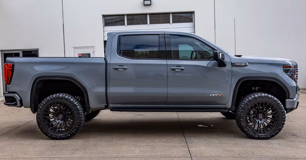 2025 GMC Sierra 1500 AT4 Crew Cab Image 11