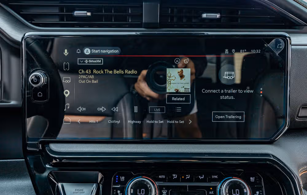 2025 GMC Sierra 1500 AT4 Crew Cab Image 25
