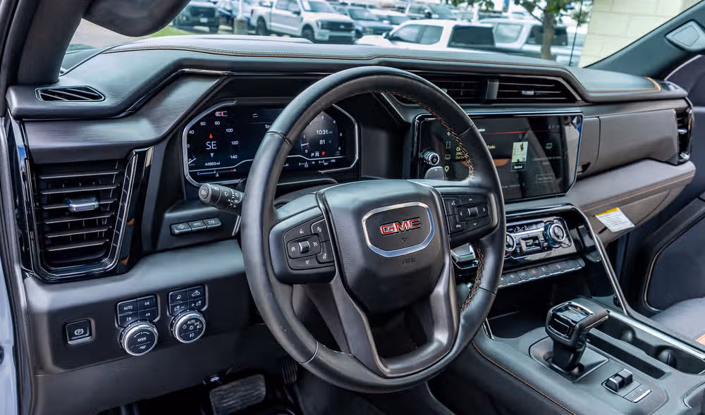 2025 GMC Sierra 1500 AT4 Crew Cab Image 17