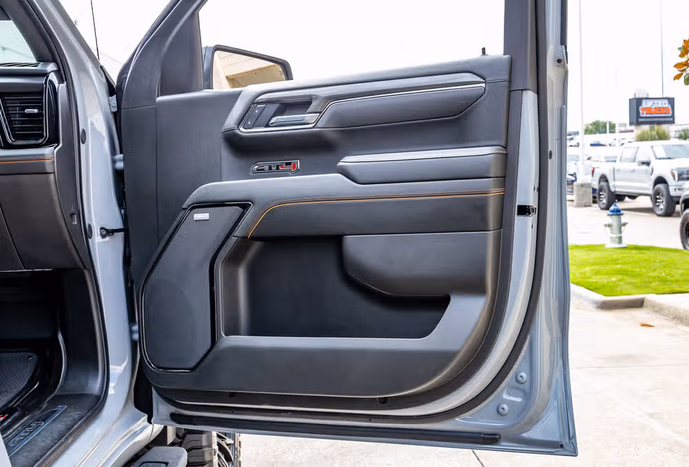 2025 GMC Sierra 1500 AT4 Crew Cab Image 38