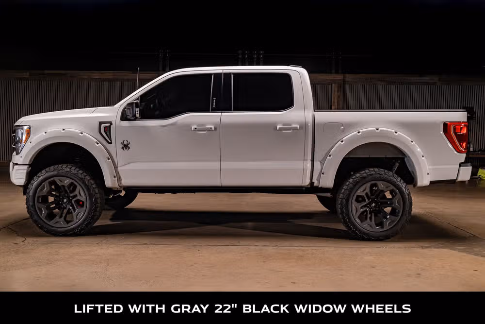 2023 Ford F-150 XLT Black Widow SuperCrew Image 5