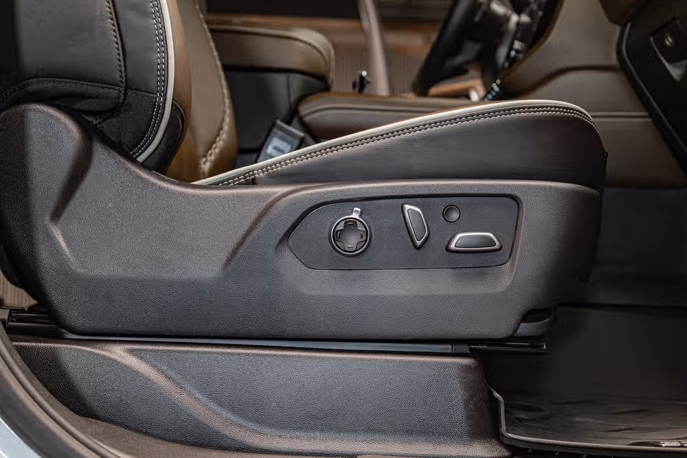 2026 GMC Yukon Denali Ultimate Image 28