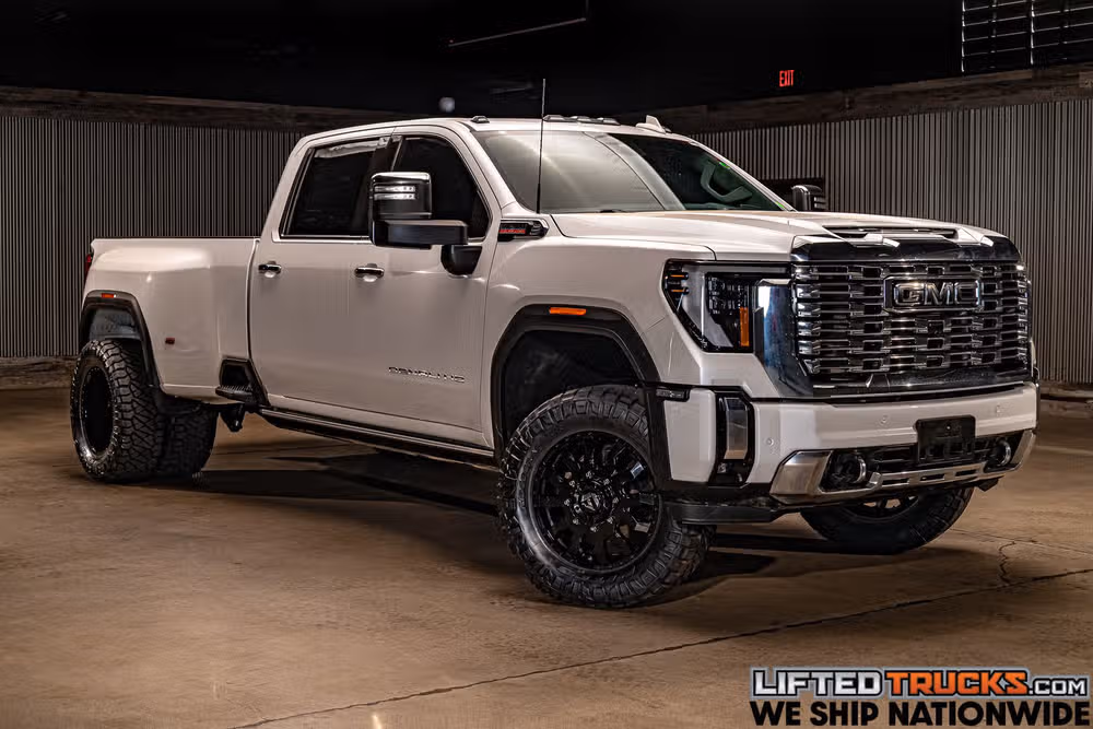 2024 GMC Sierra 3500HD Denali Reserve Crew Cab Image 1
