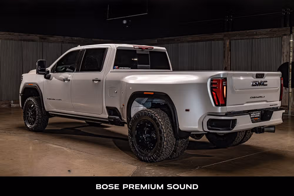 2024 GMC Sierra 3500HD Denali Reserve Crew Cab Image 7