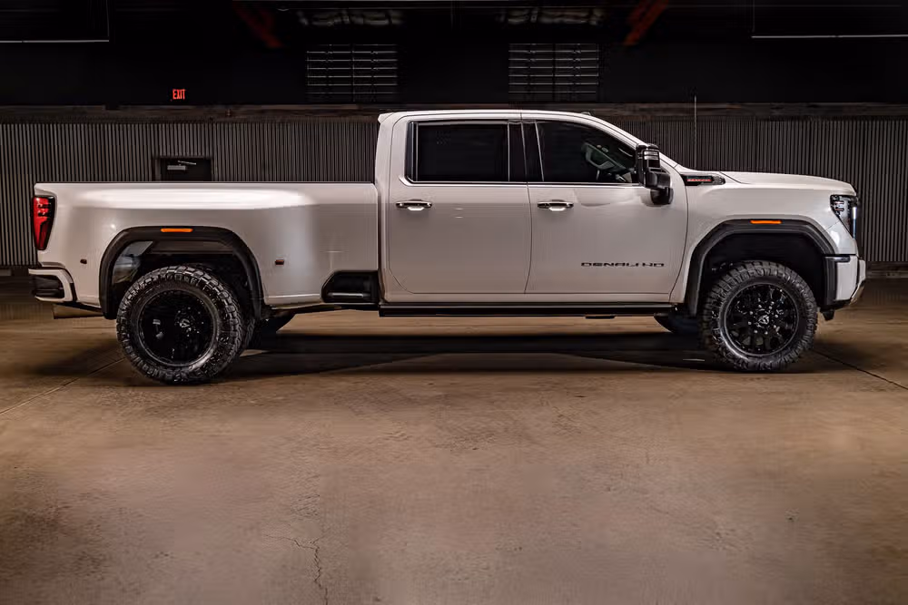 2024 GMC Sierra 3500HD Denali Reserve Crew Cab Image 11