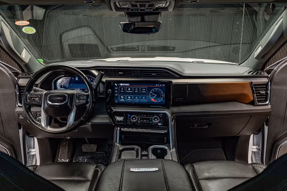 2024 GMC Sierra 3500HD Denali Reserve Crew Cab Image 17