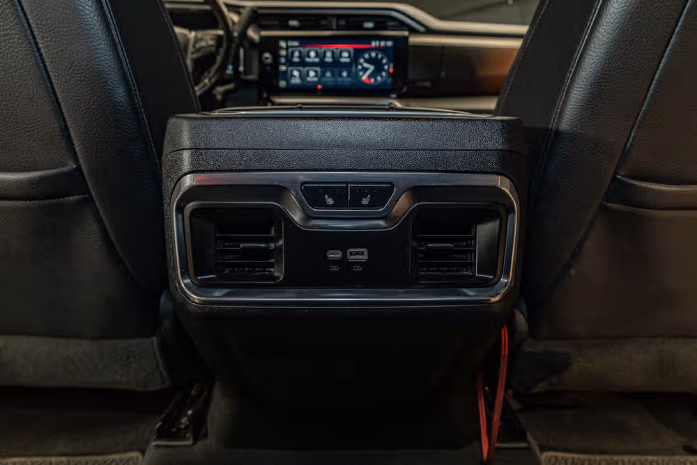 2024 GMC Sierra 3500HD Denali Reserve Crew Cab Image 26