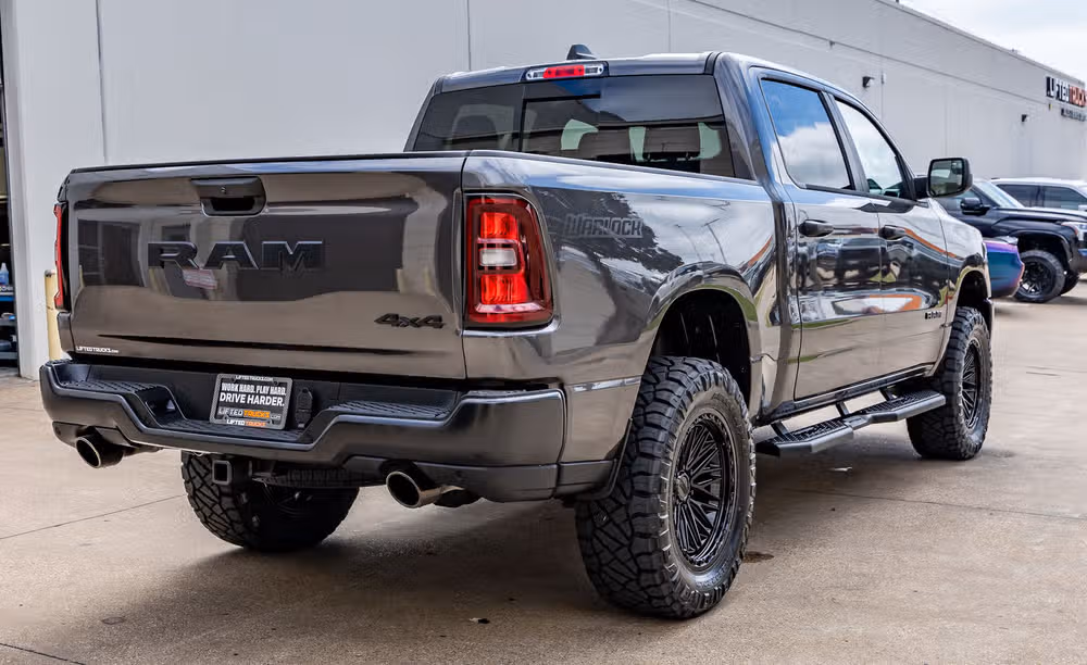 2025 Ram 1500 Warlock Crew Cab Image 10