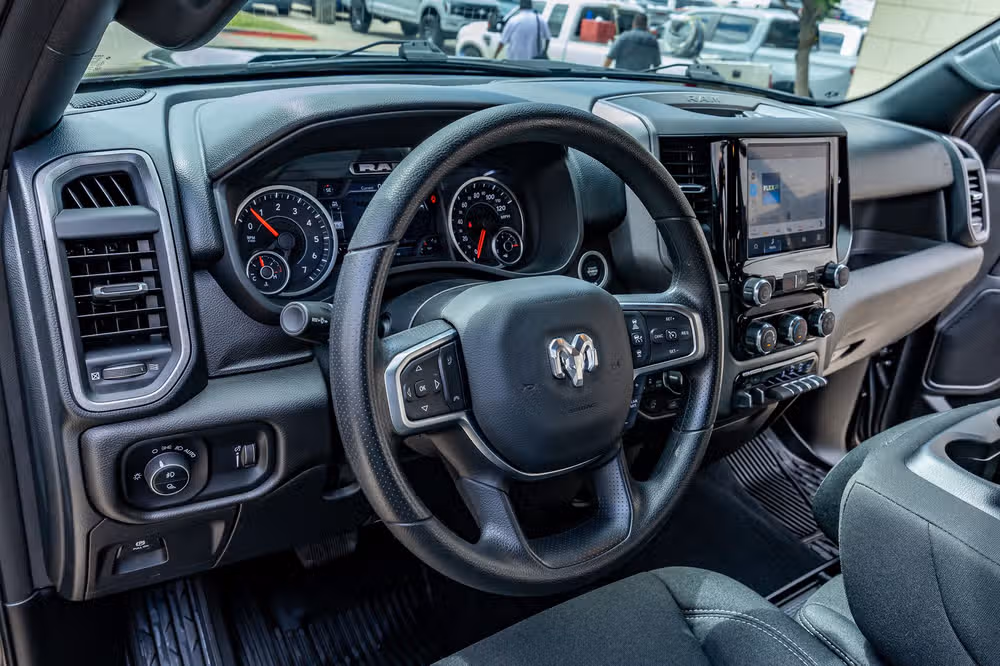 2025 Ram 1500 Warlock Crew Cab Image 17