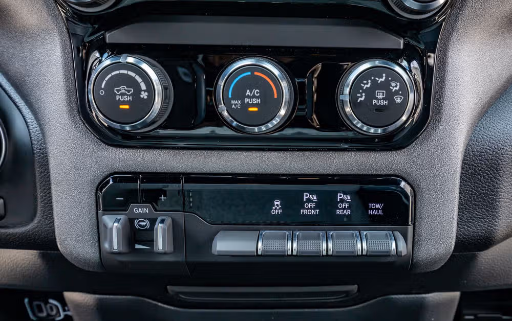 2025 Ram 1500 Warlock Crew Cab Image 29